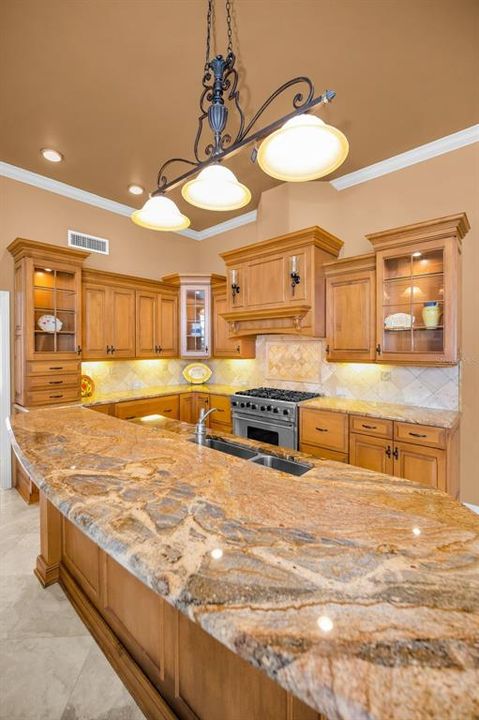 Active With Contract: $809,900 (4 beds, 3 baths, 2698 Square Feet)