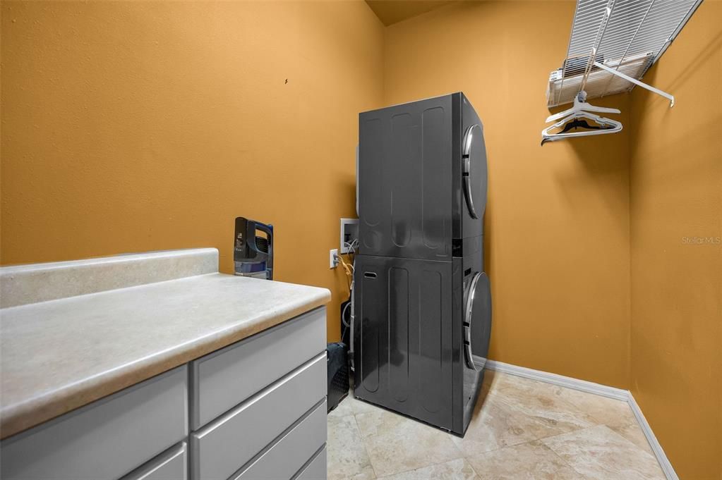 Active With Contract: $809,900 (4 beds, 3 baths, 2698 Square Feet)