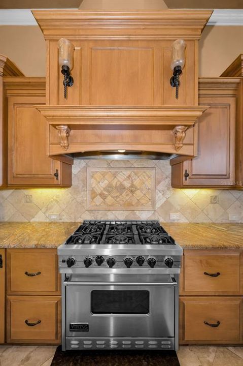 Active With Contract: $809,900 (4 beds, 3 baths, 2698 Square Feet)