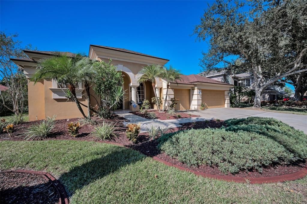 Active With Contract: $809,900 (4 beds, 3 baths, 2698 Square Feet)
