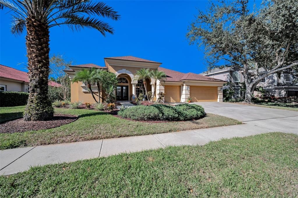 Active With Contract: $809,900 (4 beds, 3 baths, 2698 Square Feet)