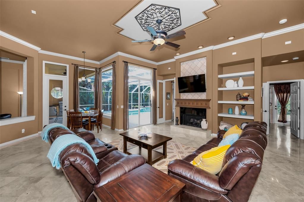 Active With Contract: $809,900 (4 beds, 3 baths, 2698 Square Feet)