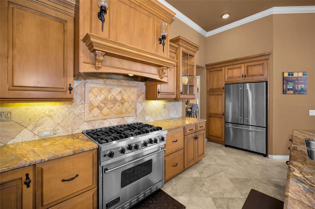 Active With Contract: $809,900 (4 beds, 3 baths, 2698 Square Feet)