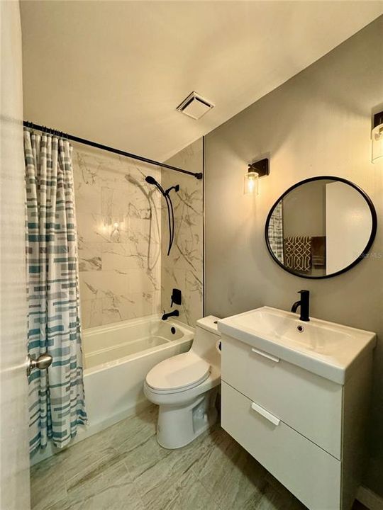 For Sale: $208,000 (2 beds, 2 baths, 972 Square Feet)