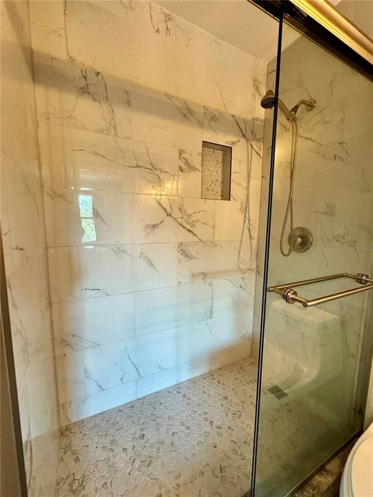 For Sale: $208,000 (2 beds, 2 baths, 972 Square Feet)