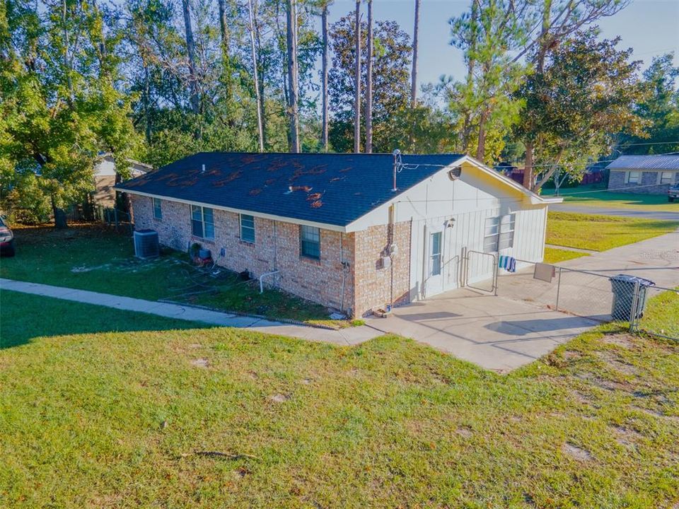 待售: $249,999 (3 贝兹, 1 浴室, 1448 平方英尺)