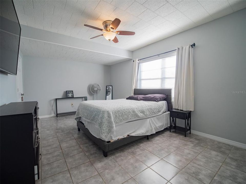 待售: $249,999 (3 贝兹, 1 浴室, 1448 平方英尺)