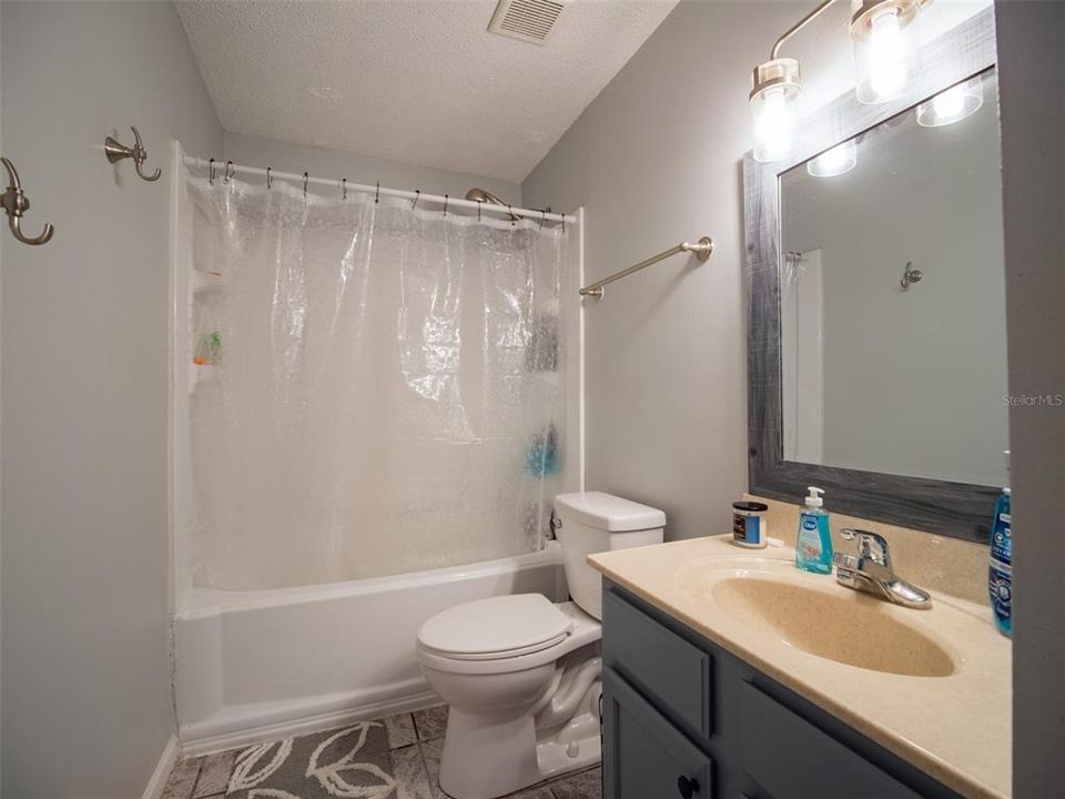 待售: $249,999 (3 贝兹, 1 浴室, 1448 平方英尺)