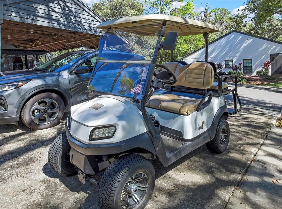 合同活跃: $199,999 (2 贝兹, 2 浴室, 995 平方英尺)