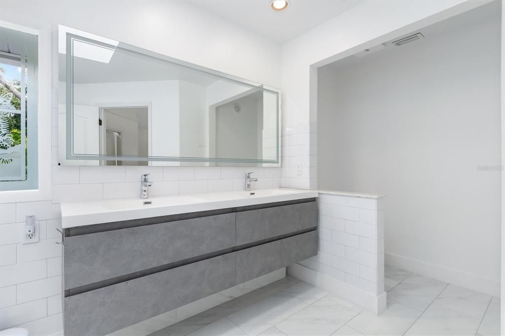 For Sale: $1,150,000 (4 beds, 3 baths, 2331 Square Feet)