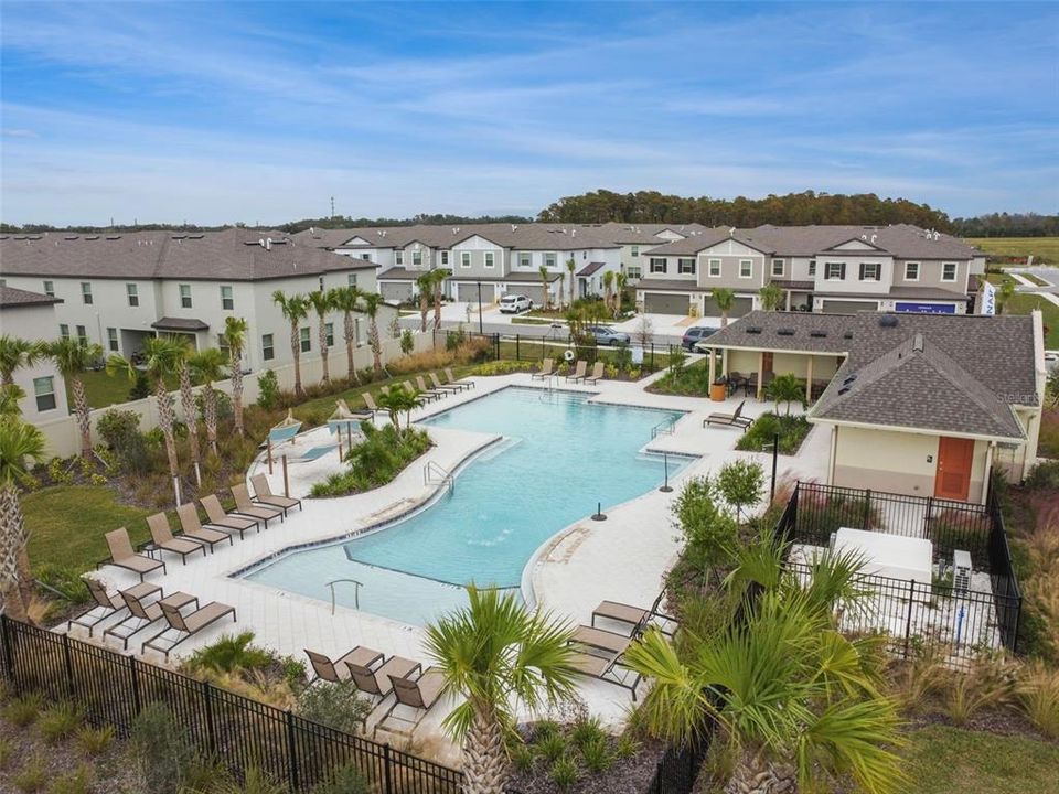 For Sale: $365,000 (3 beds, 2 baths, 2319 Square Feet)