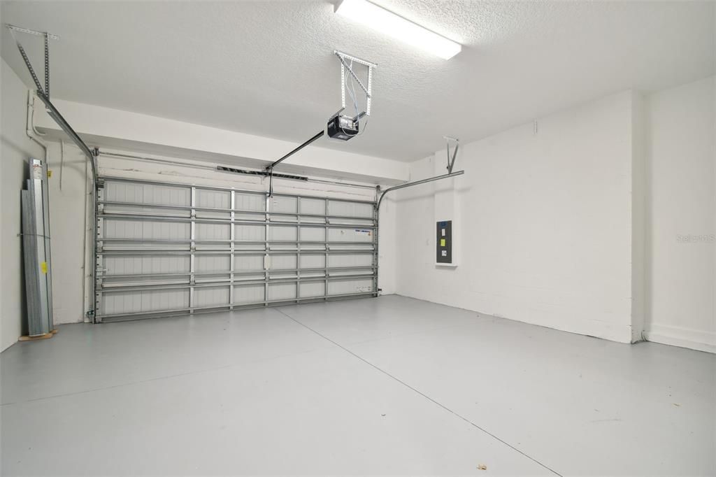 For Sale: $365,000 (3 beds, 2 baths, 2319 Square Feet)