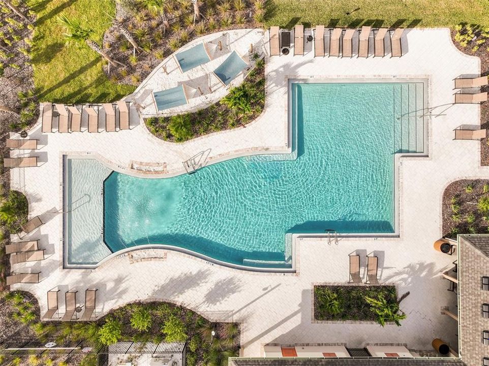 For Sale: $365,000 (3 beds, 2 baths, 2319 Square Feet)