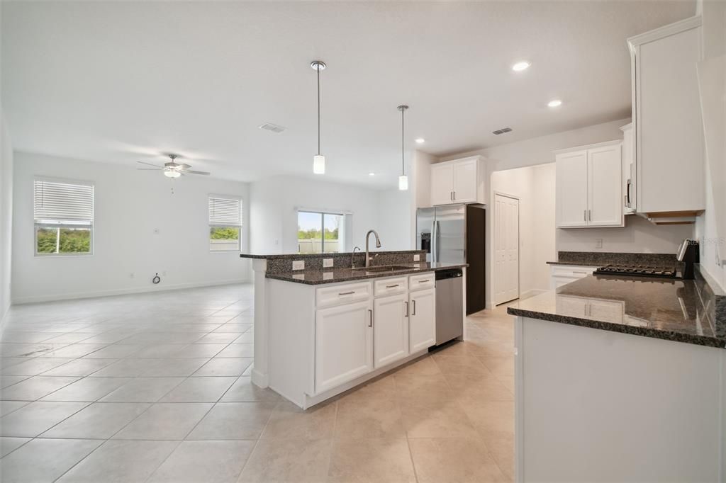 For Sale: $365,000 (3 beds, 2 baths, 2319 Square Feet)