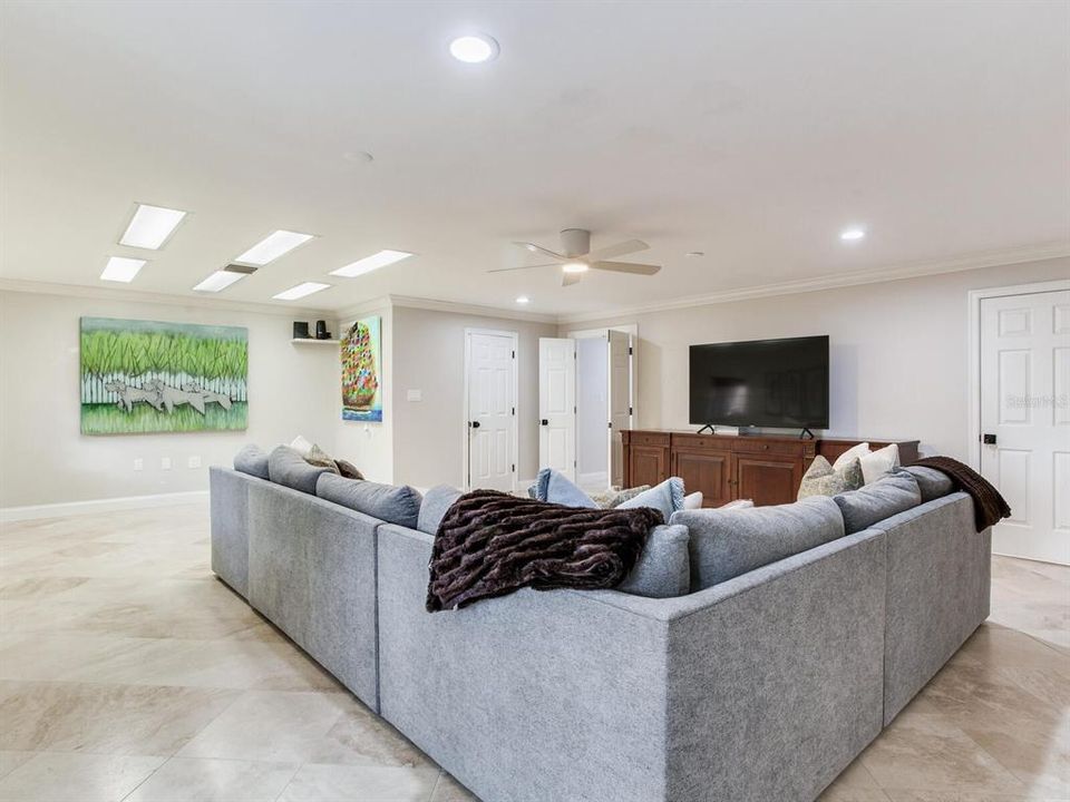 En Venta: $2,149,998 (4 camas, 4 baños, 4689 Pies cuadrados)