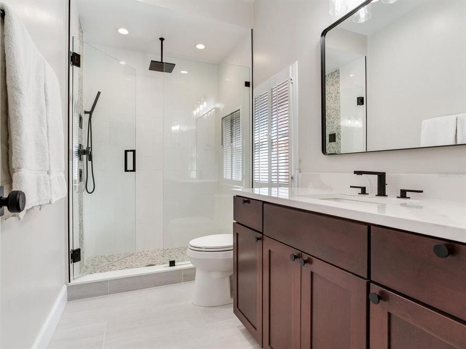 En Venta: $2,149,998 (4 camas, 4 baños, 4689 Pies cuadrados)