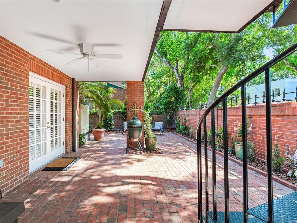 En Venta: $2,149,998 (4 camas, 4 baños, 4689 Pies cuadrados)