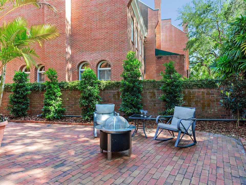 En Venta: $2,149,998 (4 camas, 4 baños, 4689 Pies cuadrados)