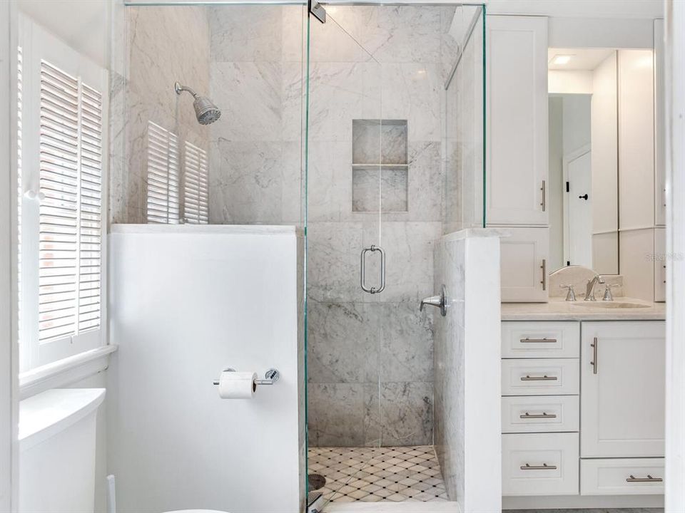 En Venta: $2,149,998 (4 camas, 4 baños, 4689 Pies cuadrados)