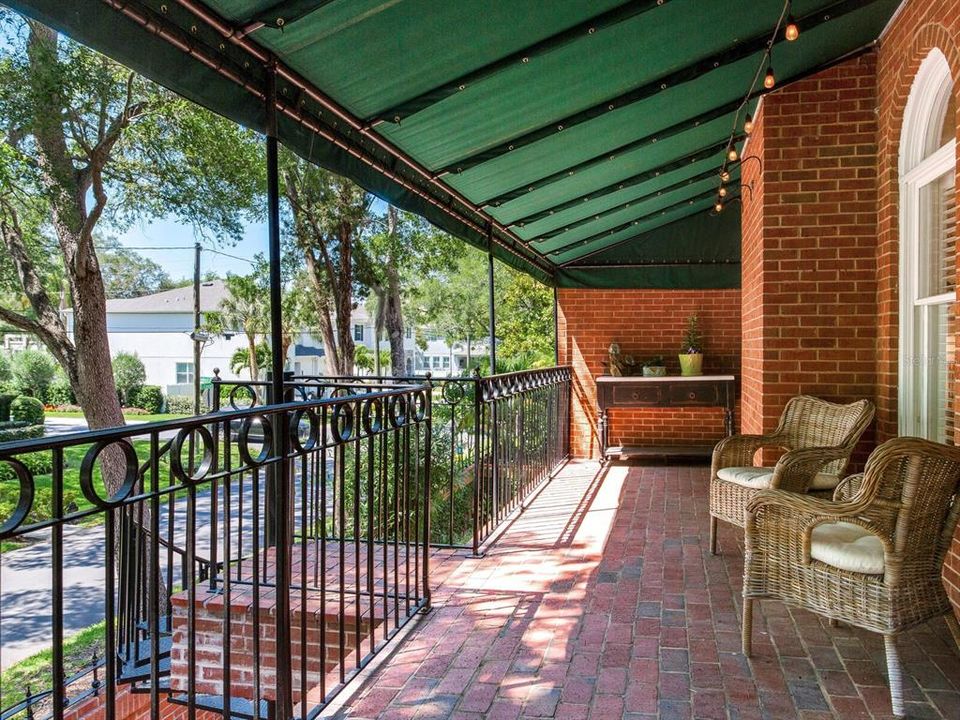 En Venta: $2,149,998 (4 camas, 4 baños, 4689 Pies cuadrados)