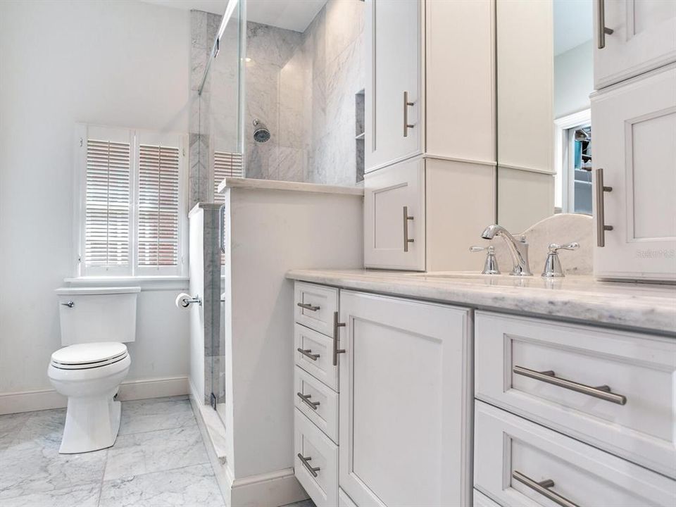 En Venta: $2,149,998 (4 camas, 4 baños, 4689 Pies cuadrados)