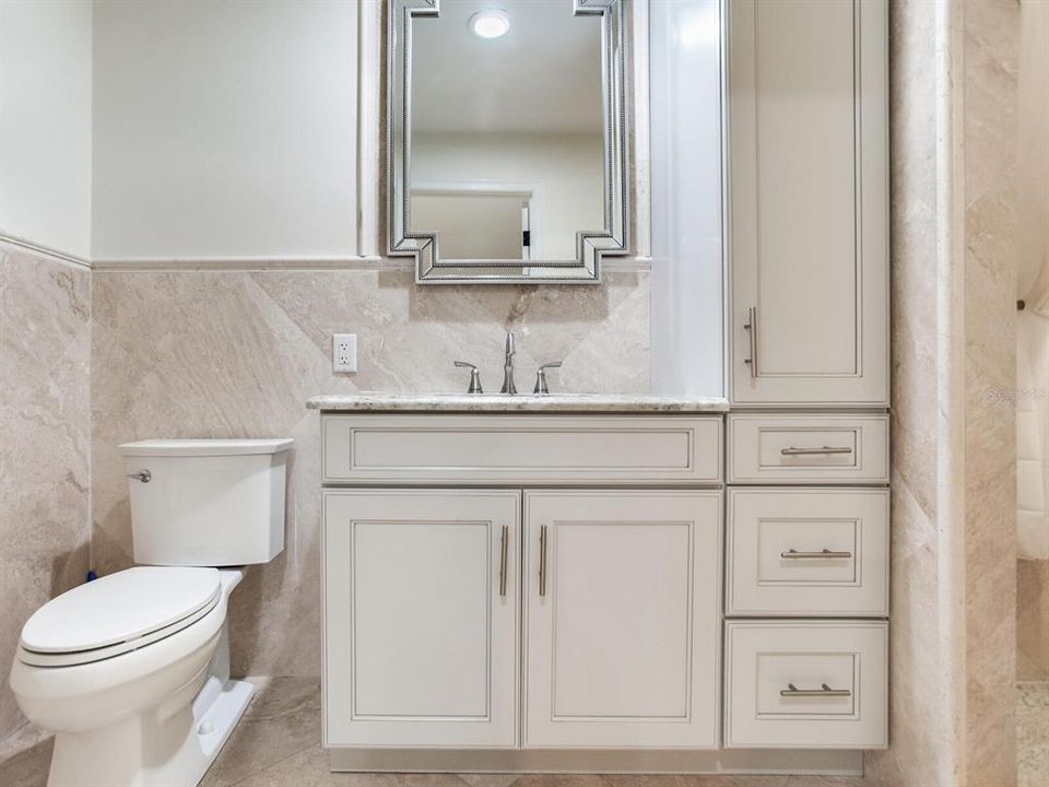 En Venta: $2,149,998 (4 camas, 4 baños, 4689 Pies cuadrados)