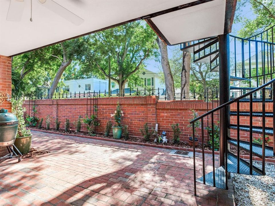 En Venta: $2,149,998 (4 camas, 4 baños, 4689 Pies cuadrados)