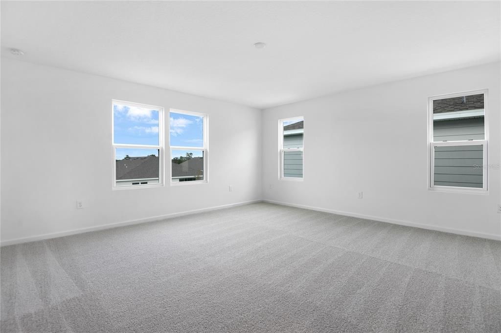 Activo con contrato: $344,999 (4 camas, 3 baños, 2670 Pies cuadrados)