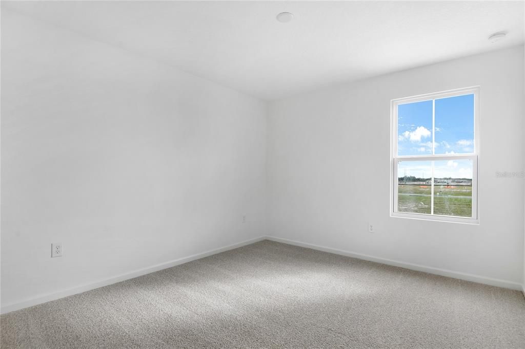 Activo con contrato: $344,999 (4 camas, 3 baños, 2670 Pies cuadrados)