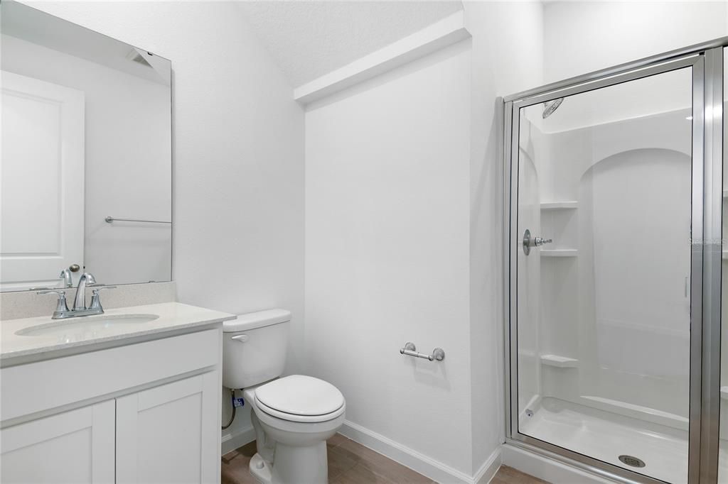 Activo con contrato: $344,999 (4 camas, 3 baños, 2670 Pies cuadrados)