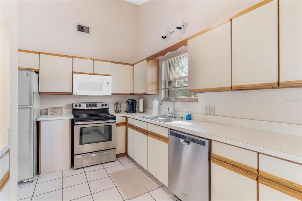 For Sale: $1,299,000 (0 beds, 0 baths, 4242 Square Feet)