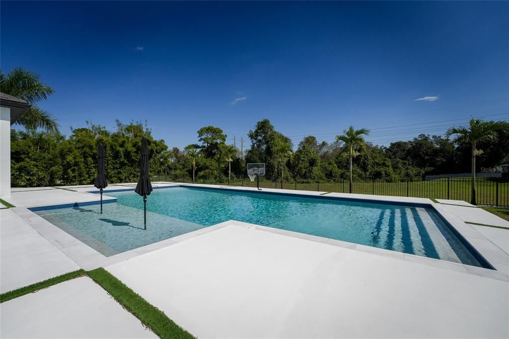 For Sale: $2,990,000 (5 beds, 3 baths, 4786 Square Feet)