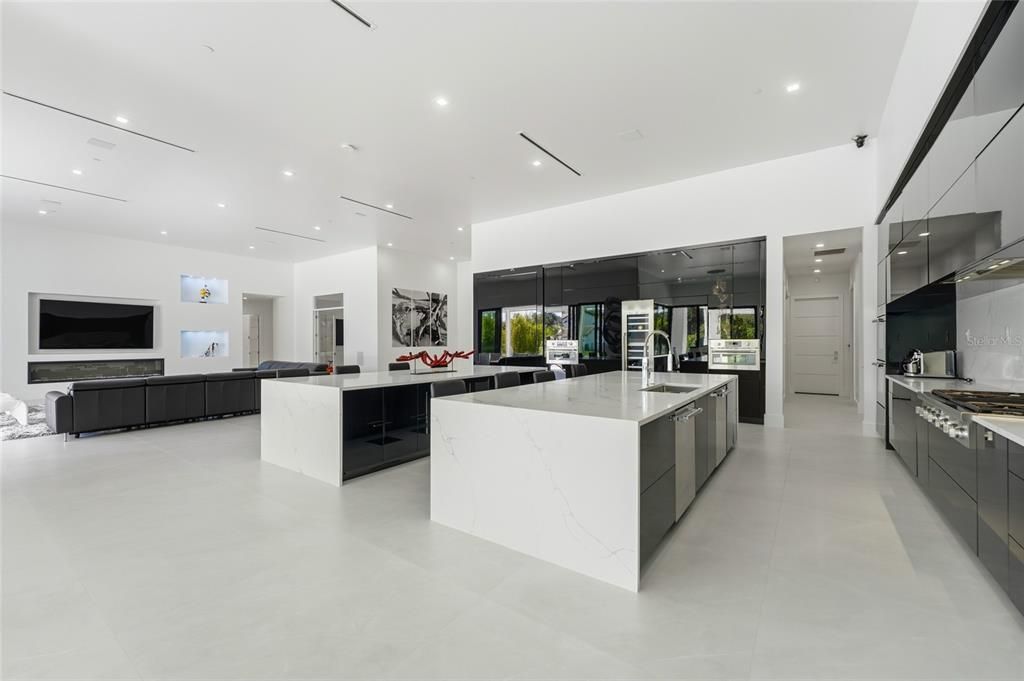 For Sale: $2,990,000 (5 beds, 3 baths, 4786 Square Feet)