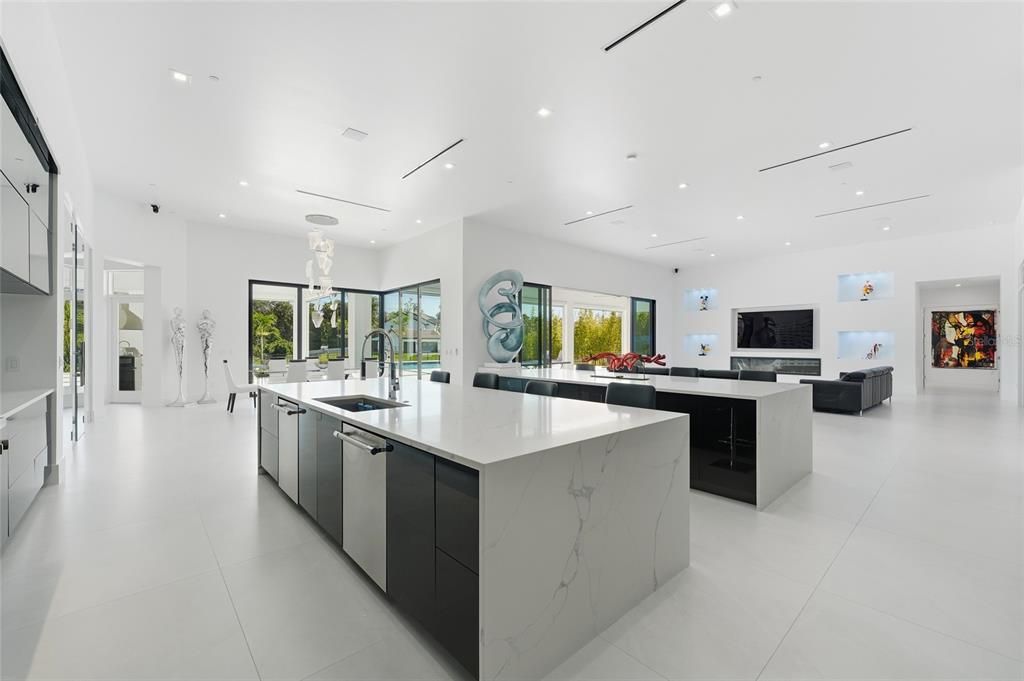 For Sale: $2,990,000 (5 beds, 3 baths, 4786 Square Feet)