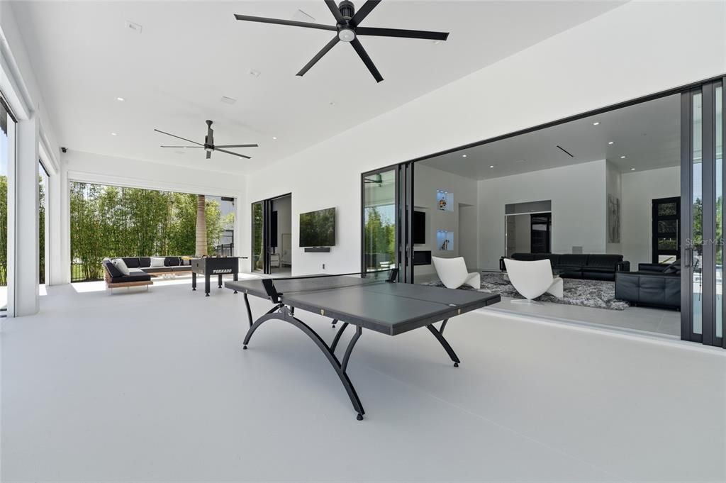 For Sale: $2,990,000 (5 beds, 3 baths, 4786 Square Feet)