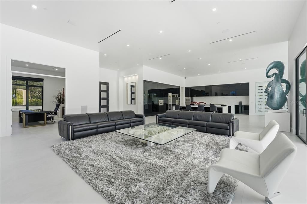 For Sale: $2,990,000 (5 beds, 3 baths, 4786 Square Feet)