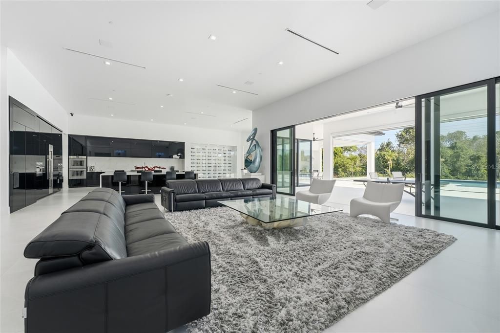 For Sale: $2,990,000 (5 beds, 3 baths, 4786 Square Feet)