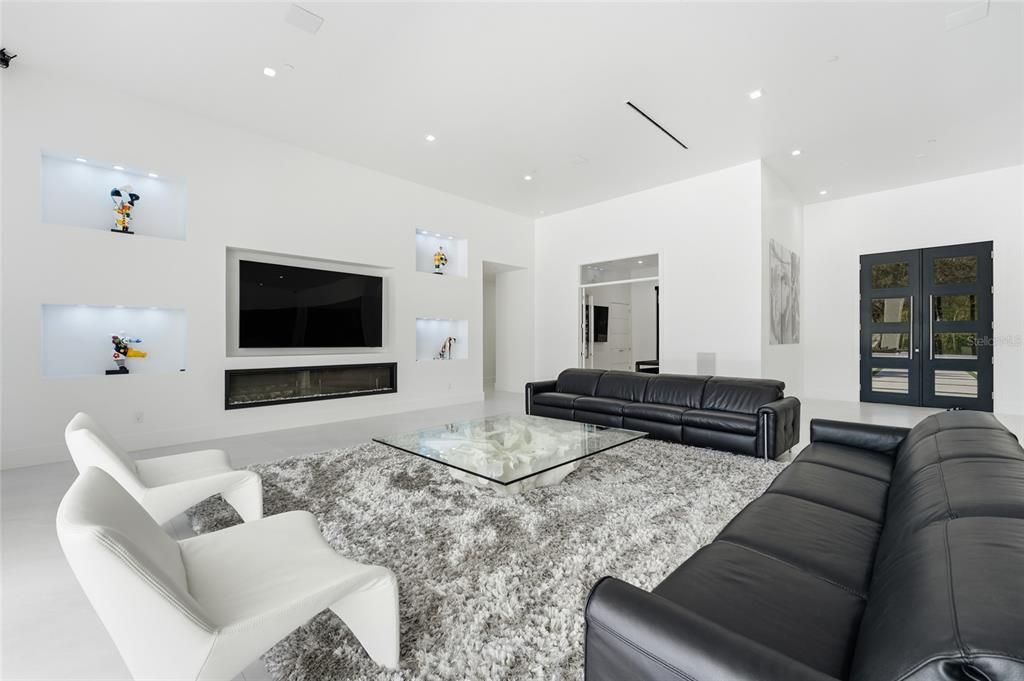 For Sale: $2,990,000 (5 beds, 3 baths, 4786 Square Feet)