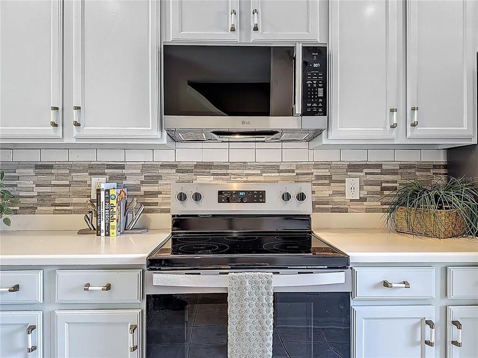 待售: $264,900 (2 贝兹, 2 浴室, 1071 平方英尺)