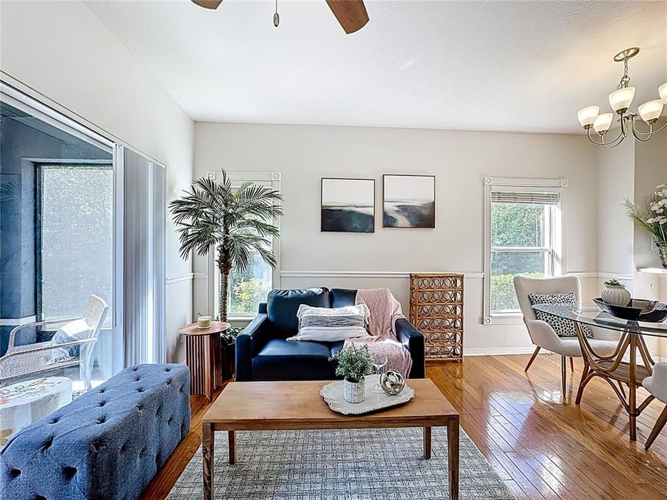 待售: $264,900 (2 贝兹, 2 浴室, 1071 平方英尺)