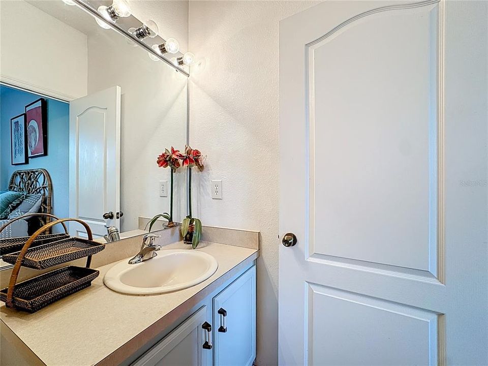 待售: $264,900 (2 贝兹, 2 浴室, 1071 平方英尺)