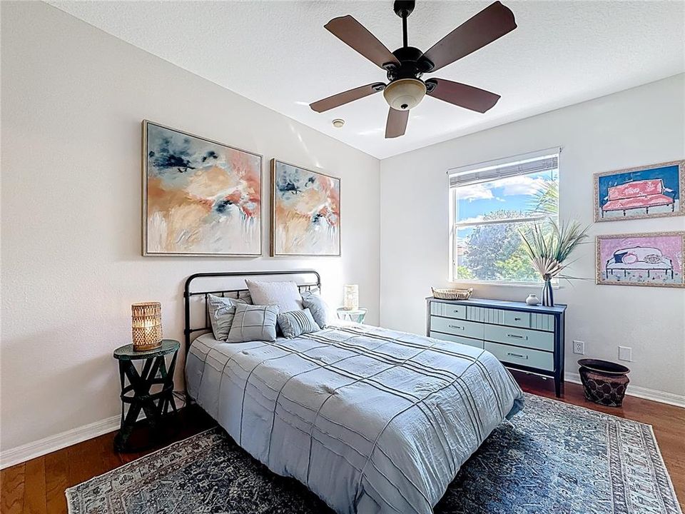 待售: $264,900 (2 贝兹, 2 浴室, 1071 平方英尺)