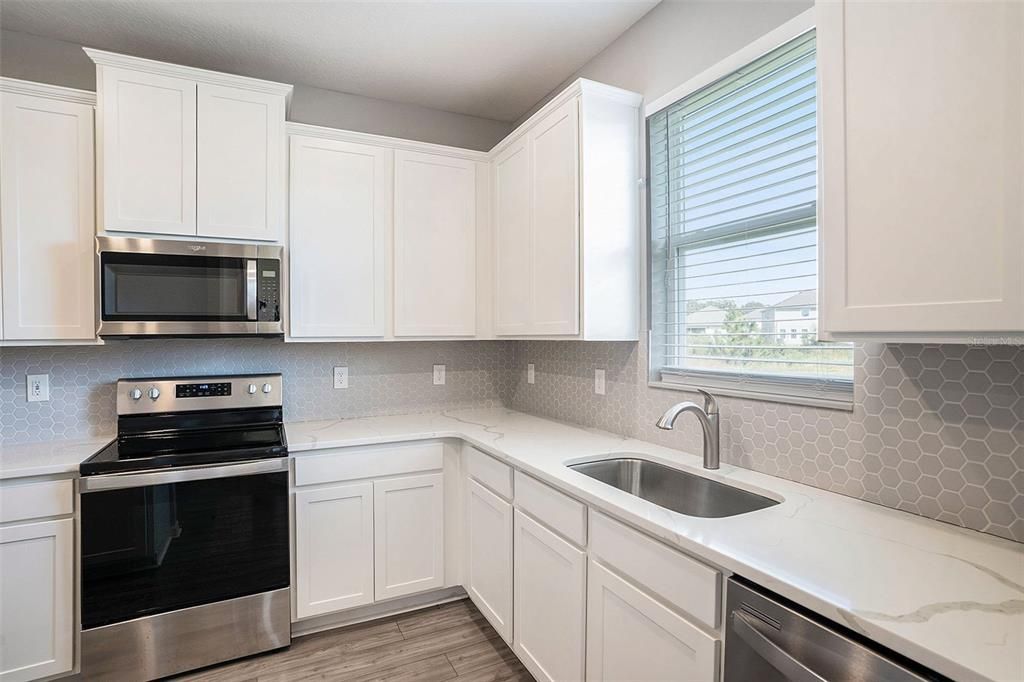 На продажу: $285,000 (2 спален, 2 ванн, 1615 Квадратных фут)