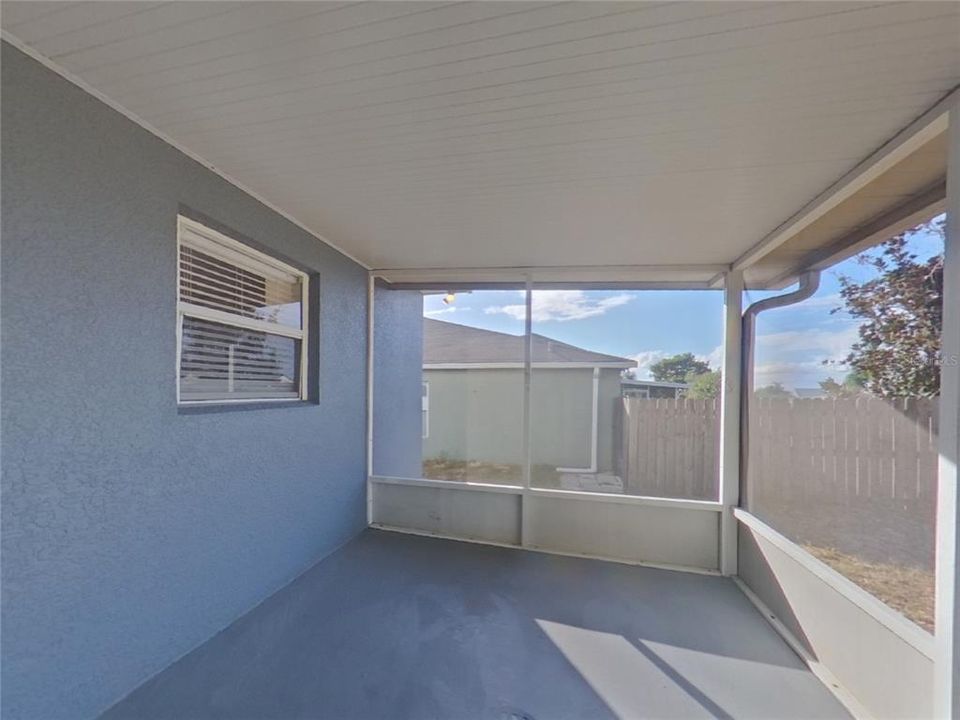 合同活跃: $2,249 (4 贝兹, 2 浴室, 2236 平方英尺)