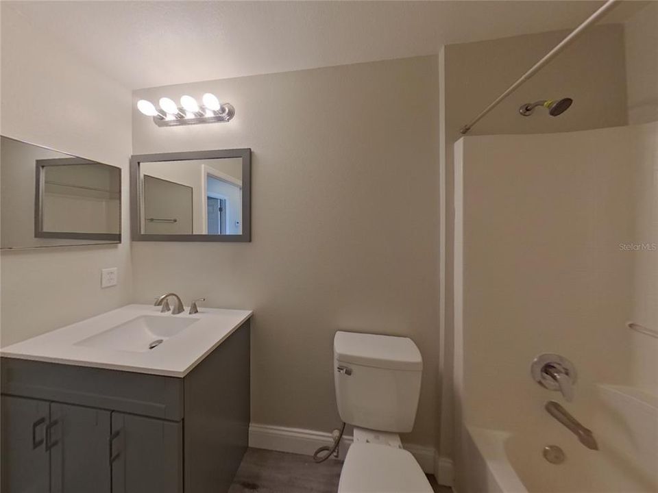 合同活跃: $2,249 (4 贝兹, 2 浴室, 2236 平方英尺)