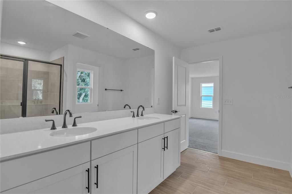 Active With Contract: $515,973 (4 beds, 3 baths, 2670 Square Feet)