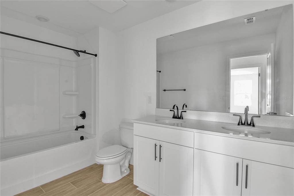 Active With Contract: $515,973 (4 beds, 3 baths, 2670 Square Feet)