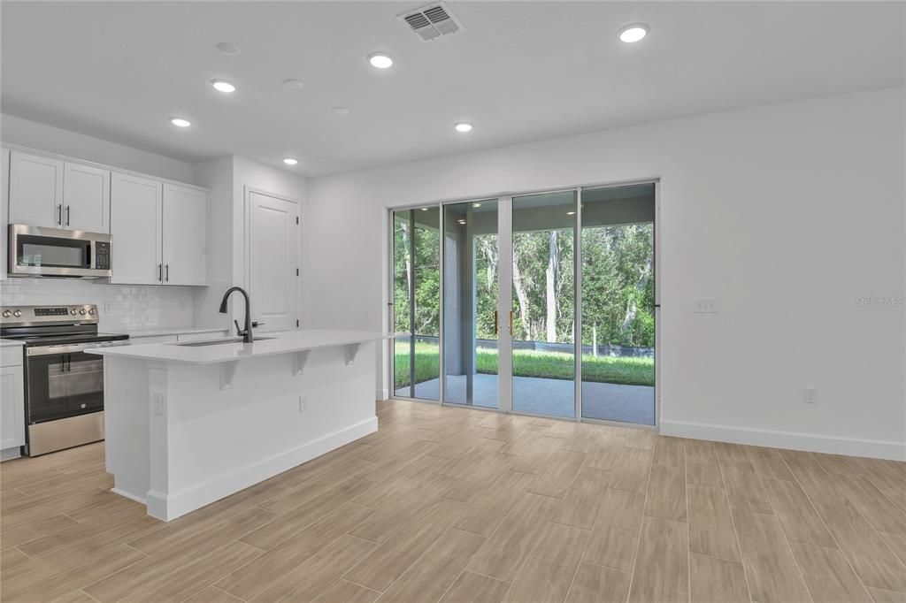 Active With Contract: $515,973 (4 beds, 3 baths, 2670 Square Feet)