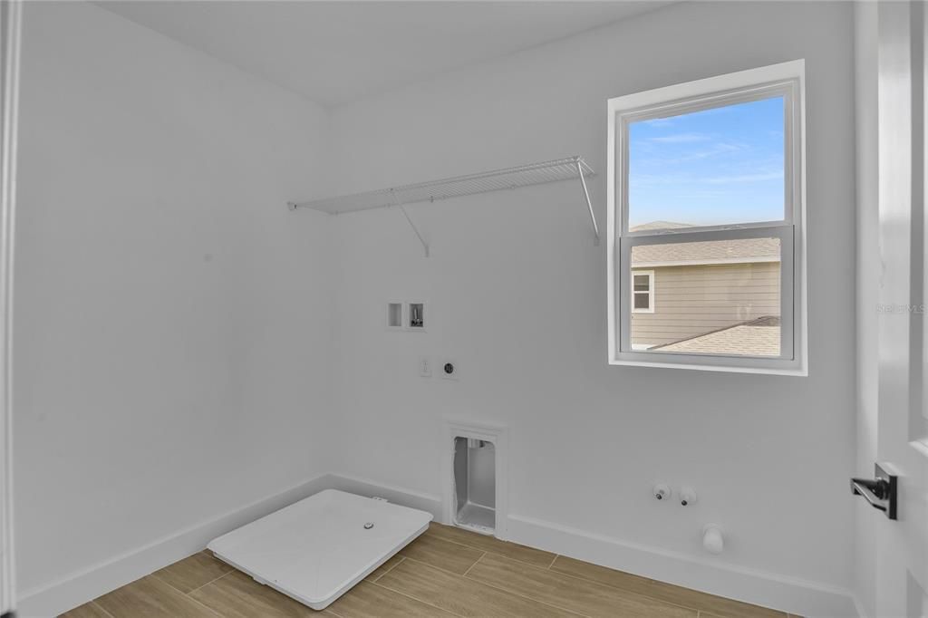 Active With Contract: $515,973 (4 beds, 3 baths, 2670 Square Feet)