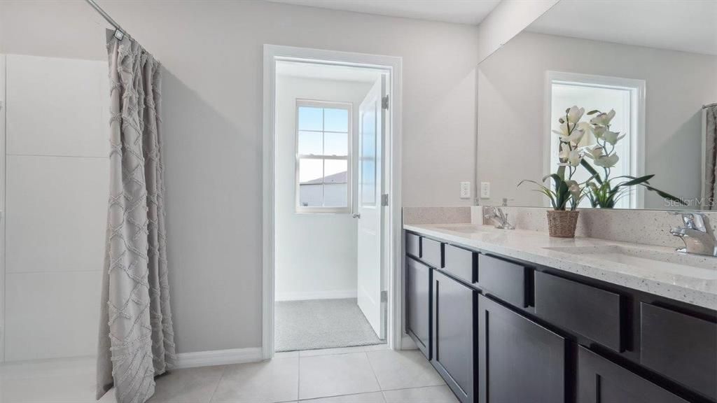 For Sale: $429,990 (5 beds, 3 baths, 2605 Square Feet)